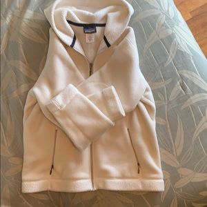Woman’s Patagonia zipper hoodie